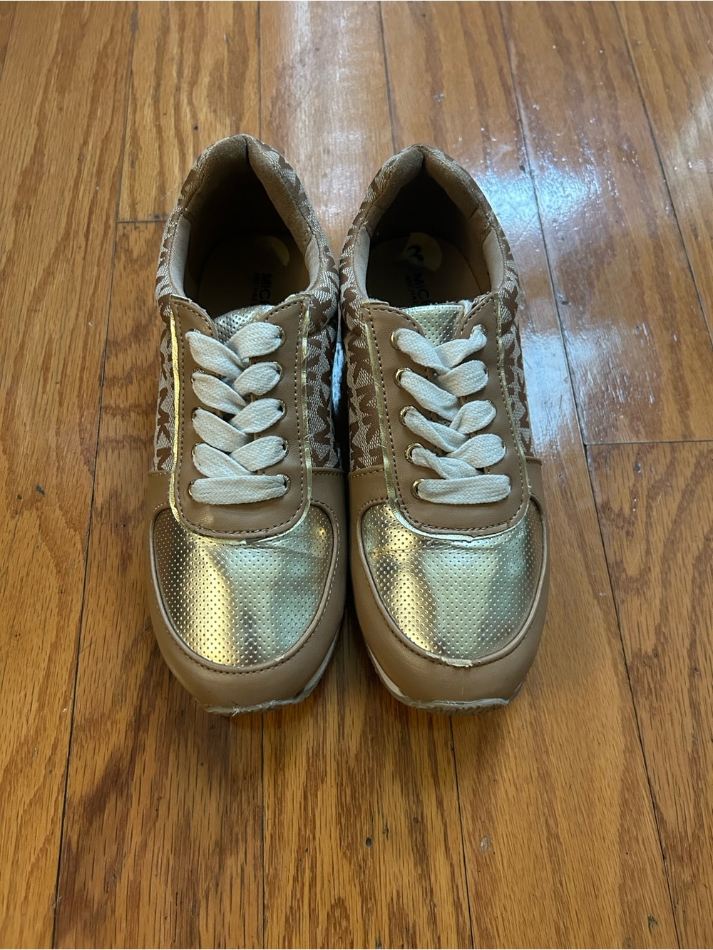 EUC Michael Kors girls sneakers size 3
